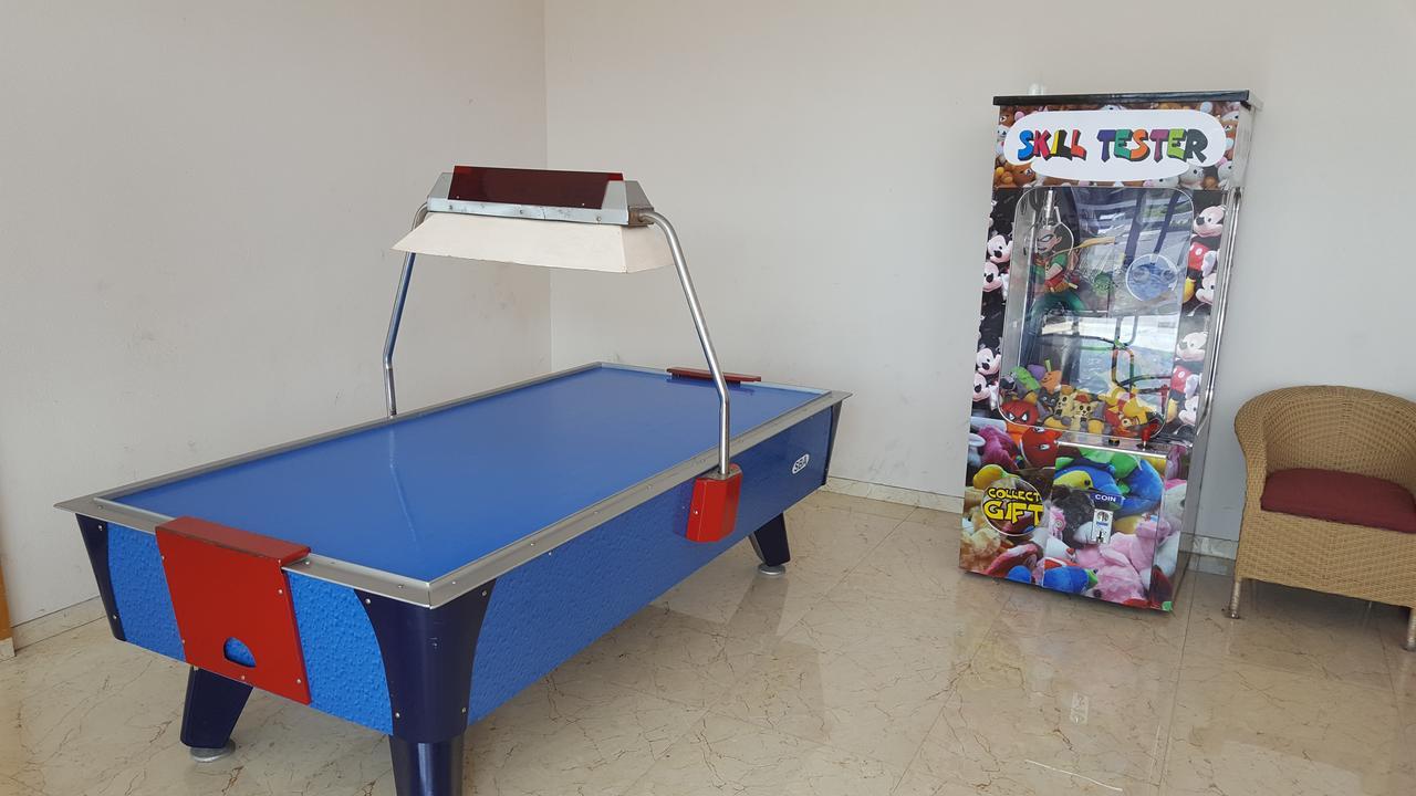 SK Park Blu Hotel Sonipat Bagian luar foto